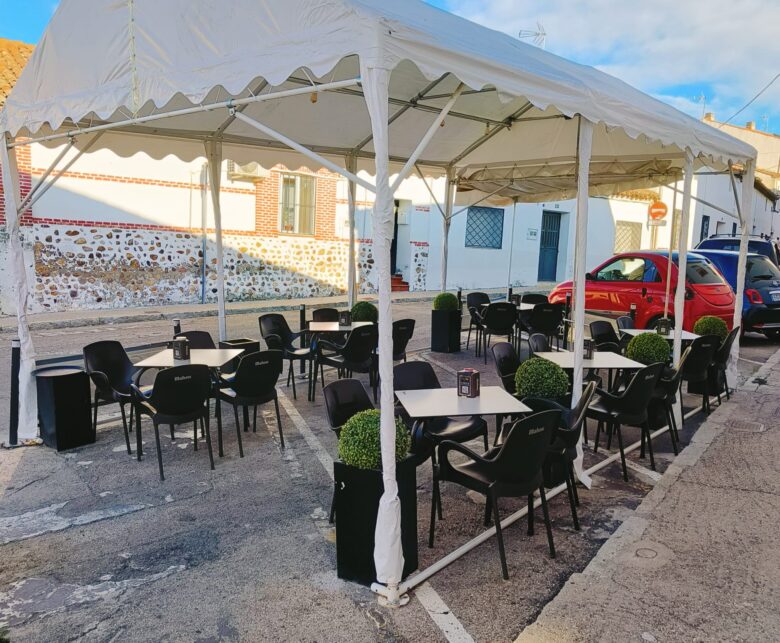 Terraza de verano en Casa Lidio